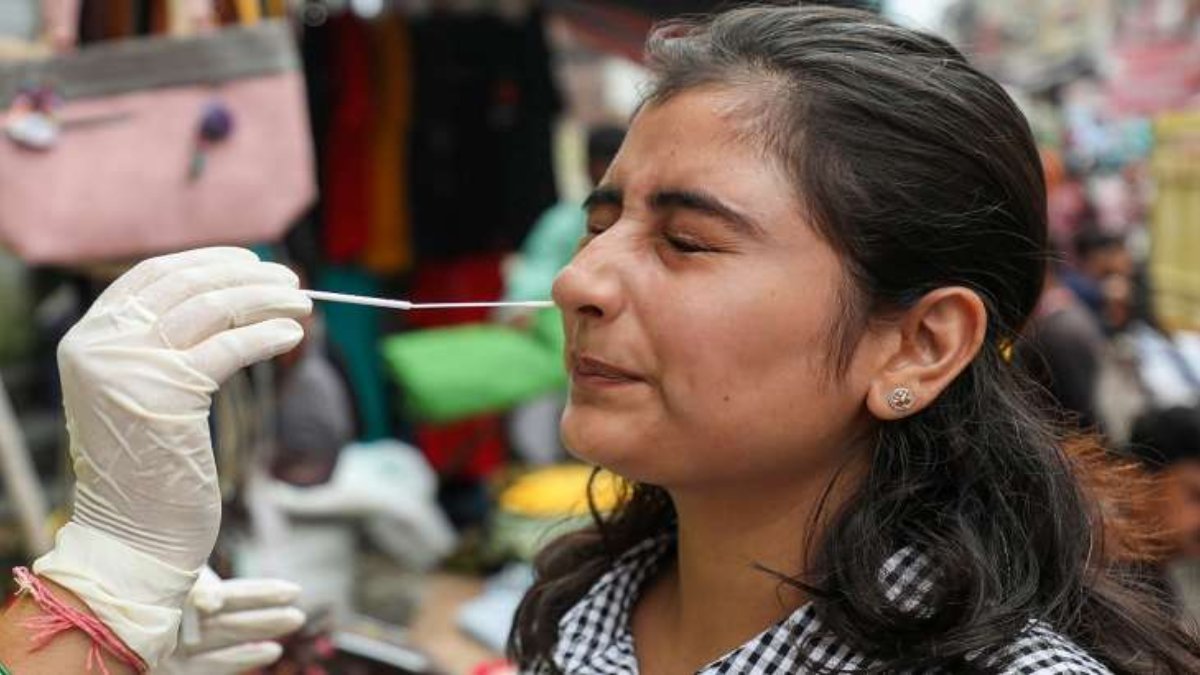 देश में कोरोना के 833 नए केस, इन राज्यों से आए संक्रमितों की मौत के मामले, देखें आंकड़े Covid-19 833 new cases in India in 24 hours 8 infected patient died of these state