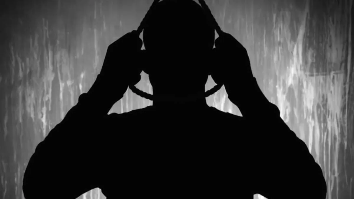  युवक ने सुसाइड कर ली- India TV Hindi