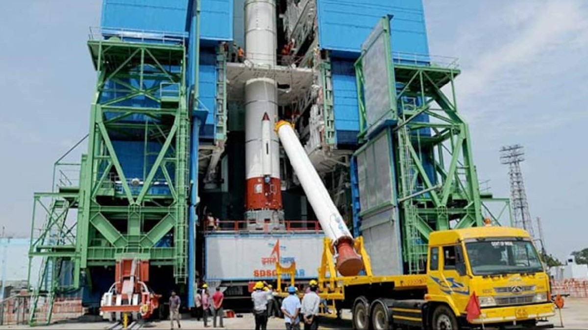 Oceansat-3 Launch isro PSLV EOS-06 mission along with nine nano satellites