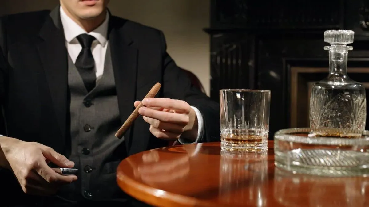 बलूचों का हत्यारा और 'डर्टी हैरी'... पाकिस्तान के चप्पे-चप्पे पर ISI के इस टॉप जासूस का खौफ, इमरान पर हमले का मस्टरमाइंड, जानें कौन है फैसल नसीर मेजर जनरल फैसल नसीर के बारे में किसी को ज्यादा जानकारी नहीं है- India TV Hindi