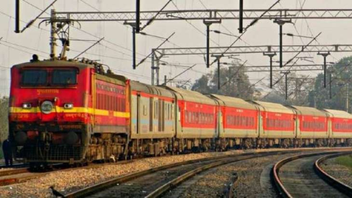 रेलवे ने आज 135 ट्रेनों को किया कैंसिल, 22 गाड़ियों को किया डायवर्ट, यहां करें चेक