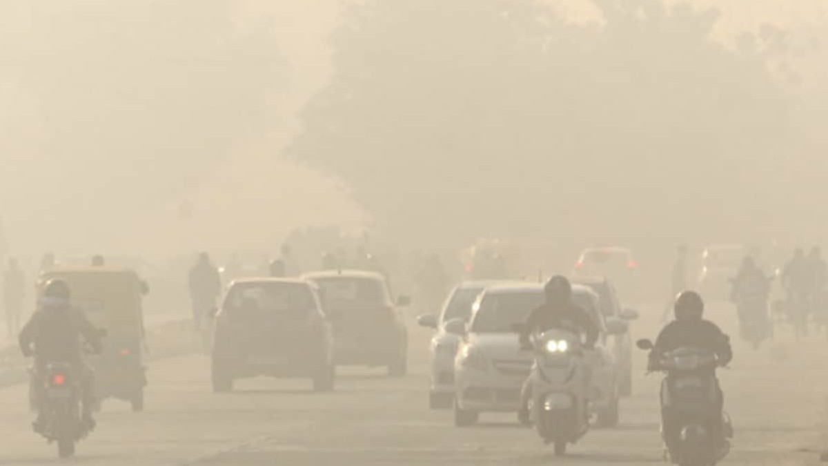 दिल्ली में फिर बढ़ा प्रदूषण, AQI आंकड़ा कई जगह 400 पार