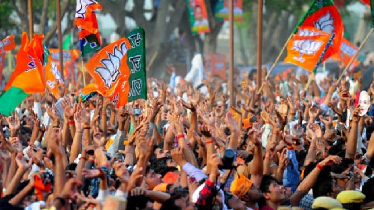 MCD चुनाव के लिए BJP का घोषणा पत्र जारी, युवाओं और महिलाओं के लिए किये कई वादे