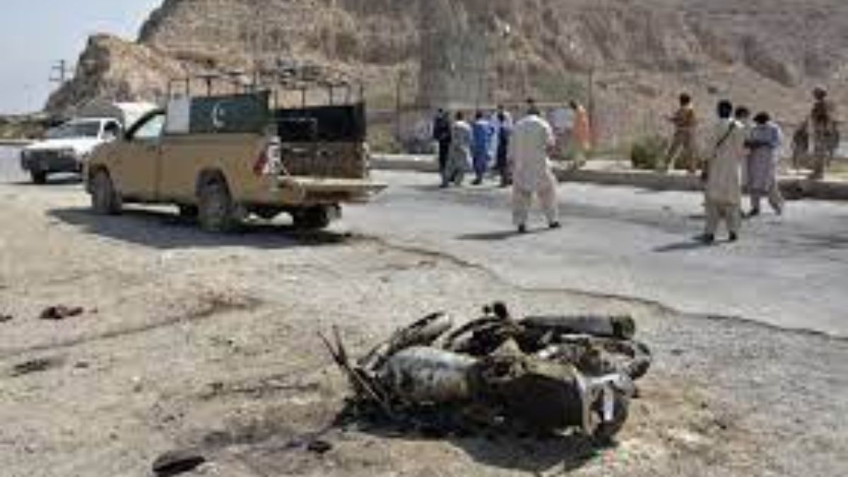 जानें किसने कर दिया पाकिस्तान के कई इलाकों पर एक साथ हमला? सीमा पर हो रही भीषण बमबारी