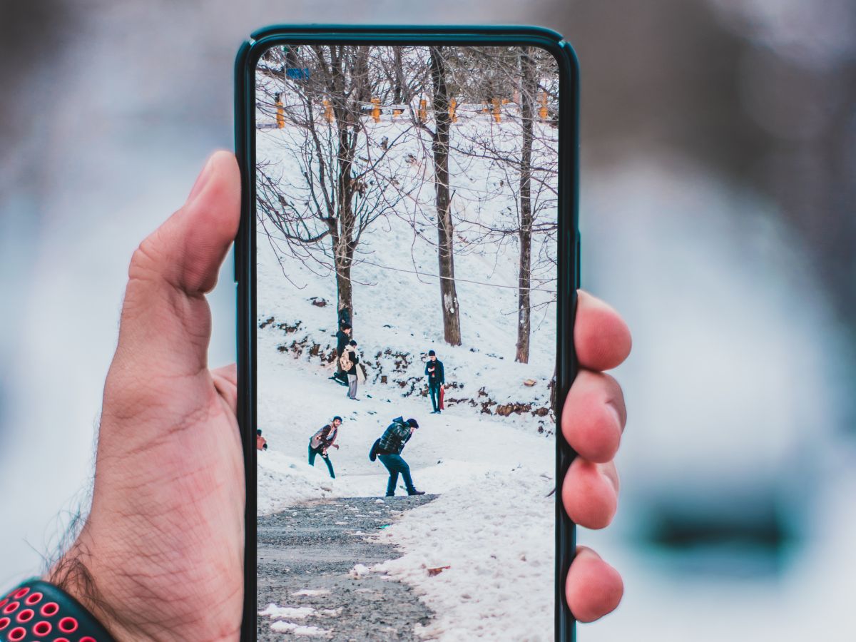 Phone will save life in earthquake and sea storm including other emergencies UK testभूकंप, समुद्री तूफान और युद्ध जैसी आपात परिस्थितयों में जान बचाएगा फोन; ब्रिटेन ने प्रणाली का किया परीक्षण