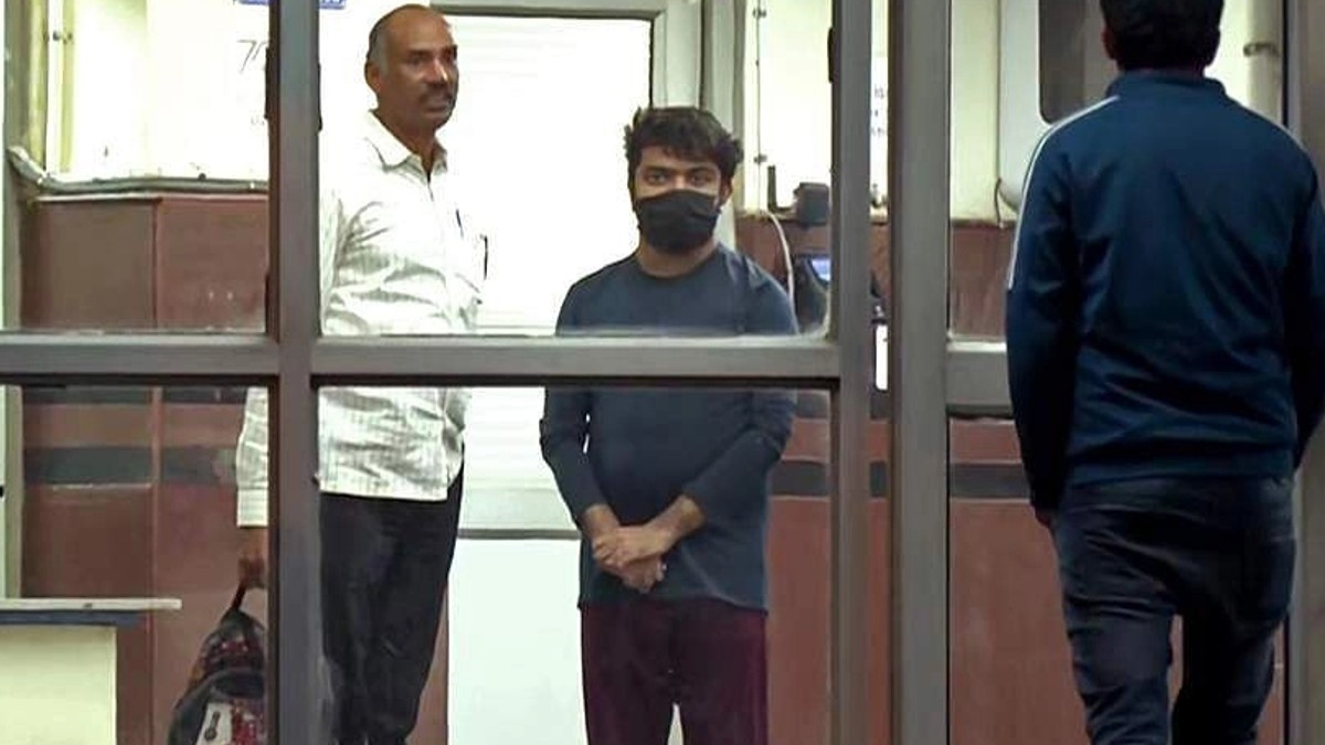 shraddha murder accused Aftab asked for books and novels from Tihar officials to read