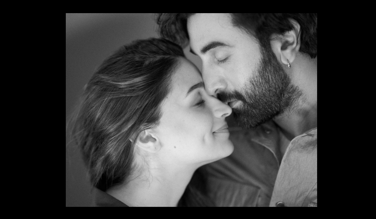 photo of ranbir kapoor propose to alia bhatt goes viral | रणबीर कपूर ने घुटनों पर बैठकर आलिया को किया था प्रपोज