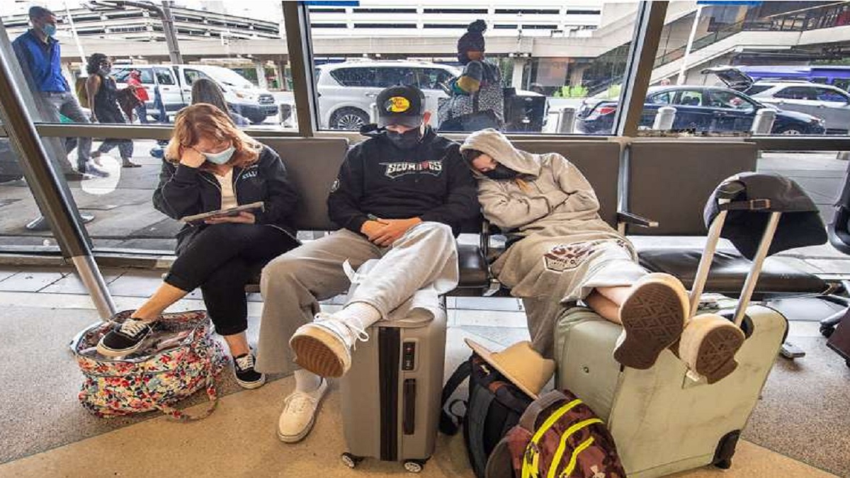 Heavy snowfall and cold havoc in America, more than 2 thousand flights canceled-अमेरिका में बर्फबारी और ठंड का कहर, 2 हजार से ज्यादा उड़ानें रद्द, पारा माइनस से कई डिग्री नीचे