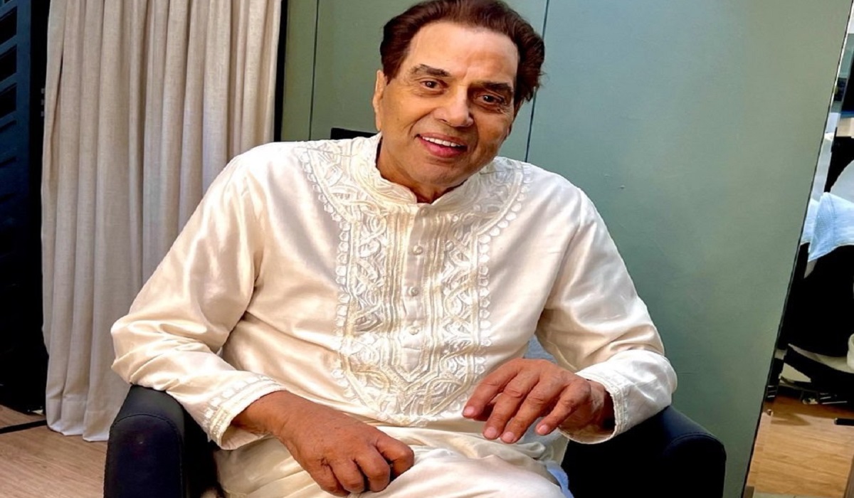 Dharmendra ने किया ठंड के बचने का इंतजाम Dharmendra shared video from his farm house in harsh winters