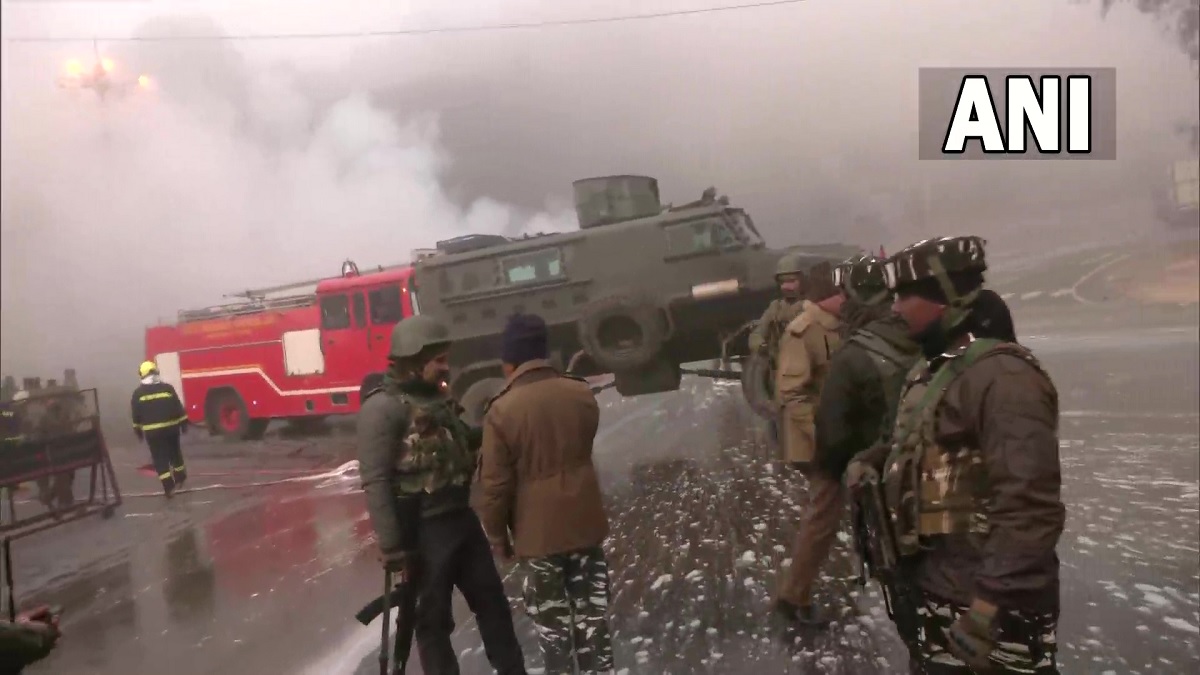 three terrorists killed Encounter in Sidhra area of Jammu | जम्मू के सिधरा इलाके में एनकाउंटर, सुरक्षाबलों ने तीन आतंकियों को मार गिराया