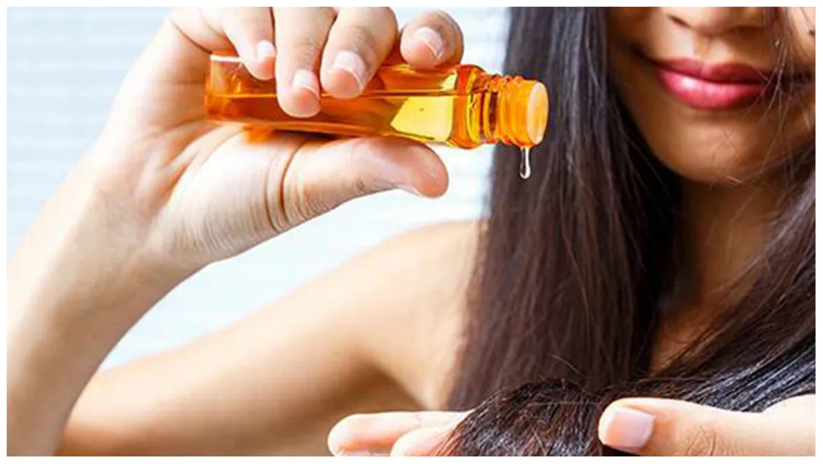 बालों में तेल कब लगाना चाहिए, सूखे बालों में या गीले बालों में? जानें इसका सही समय और तरीका right_way_of_oiling- India TV Hindi