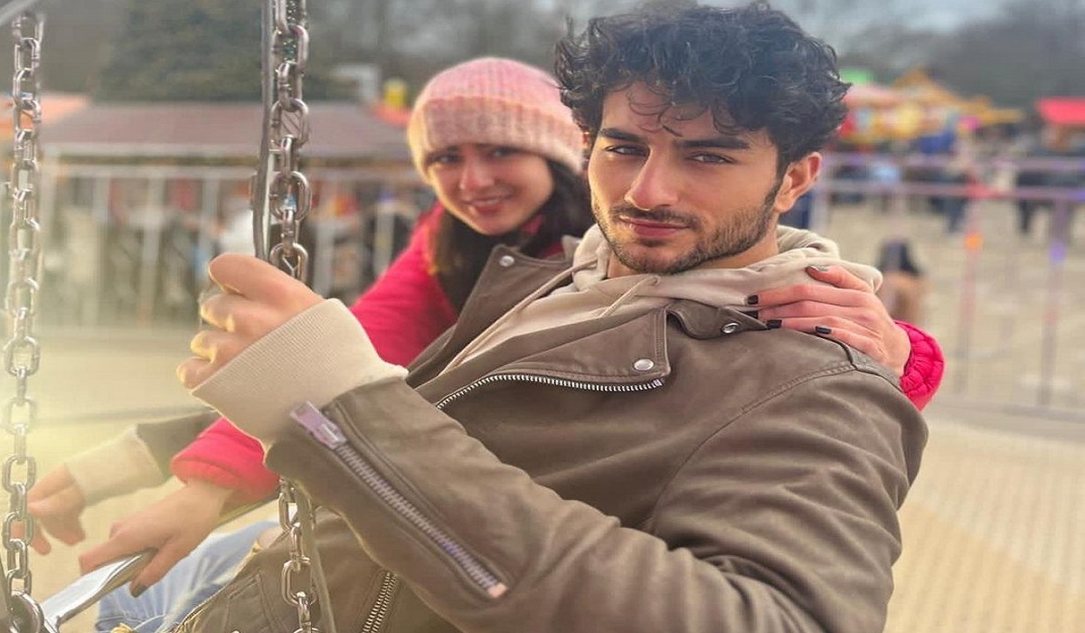 sara ali khan shared glimpse of her london vacation have fun with brother ibrahim ali khan and friends | सारा अली थान ने दिखाया स्टार किड्स का वेकेशन