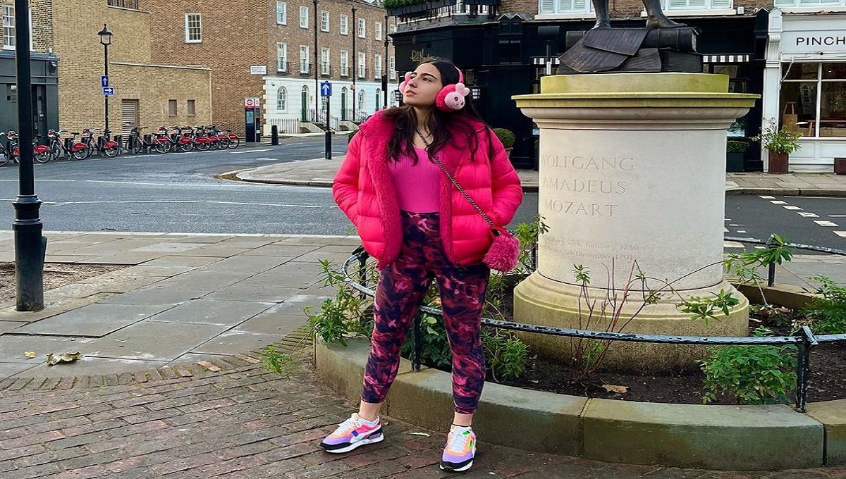 Sara Ali Khan celebrates christmas in london actress shared photos on instagram | सारा अली खान लंदन में यूं सेलिब्रेट कर रही हैं क्रिसमस