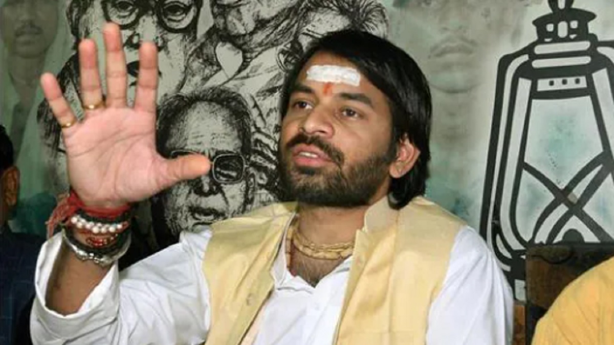 What kind of prohibition is this in Bihar? Drunk hit Minister Tej Pratap yadav car, arrested-बिहार में ये कैसी शराबबंदी? मंत्री तेजप्रताप की गाड़ी को नशेड़ी ने मारी टक्कर, हुआ गिरफ्तार