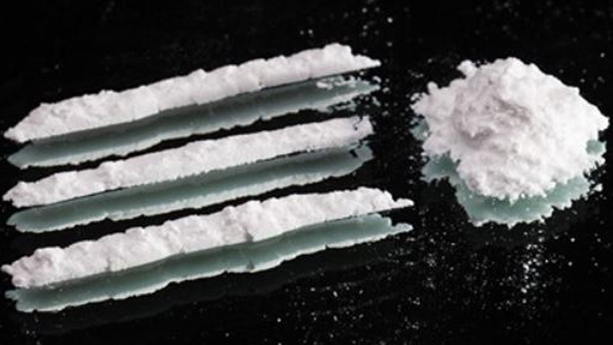 woman swallowed 82 capsules of cocaine more than 1 kg of white powder was recovered after undergoing operation in the hospitमहिला ने निगले कोकीन के 82 कैप्सूल, अस्पताल में ऑपरेशन कराकर बरामद किया गया