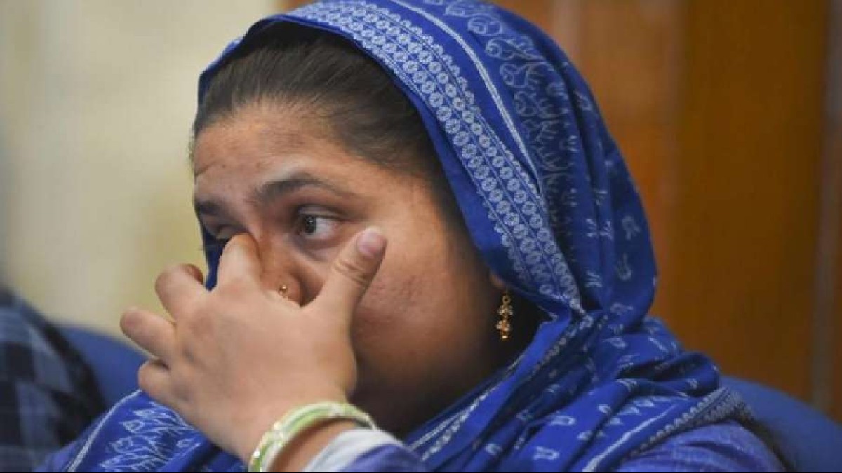 Supreme Court dismisses Bilkis Bano review petition challenging the release of the convicts सुप्रीम कोर्ट ने ख़ारिज की बिलकिस बानो की पुनर्विचार याचिका, दोषियों की रिहाई को दी थी चुनौती