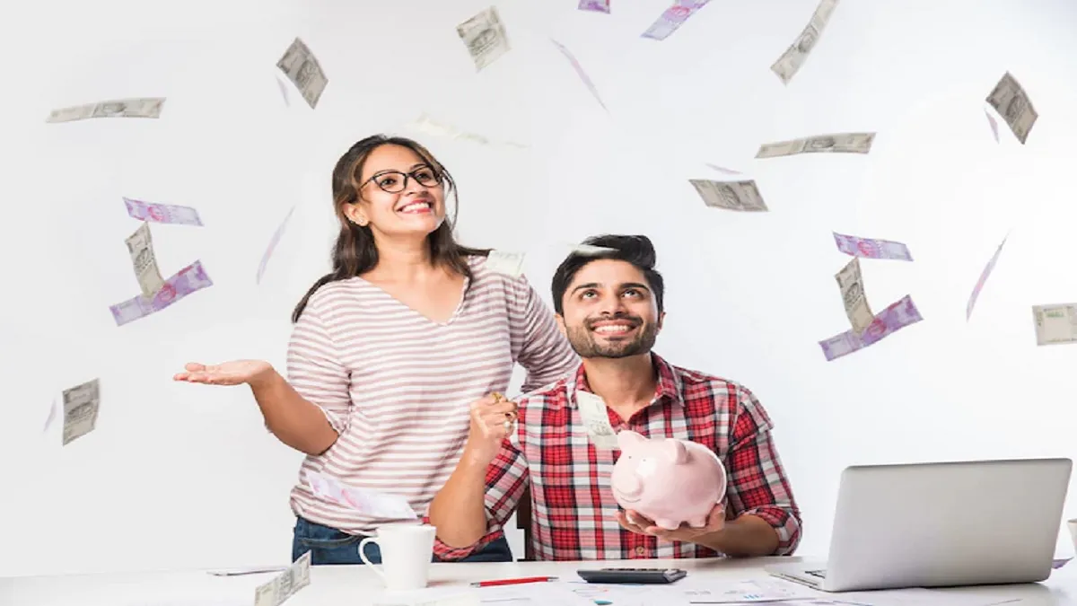 वास्तु टिप्स: घर की इस दिशा में पैसे रखने से आर्थिक स्थिति होती है मजबूत, मां लक्ष्मी बरसाती हैं कृपा Vastu Tips- India TV Hindi