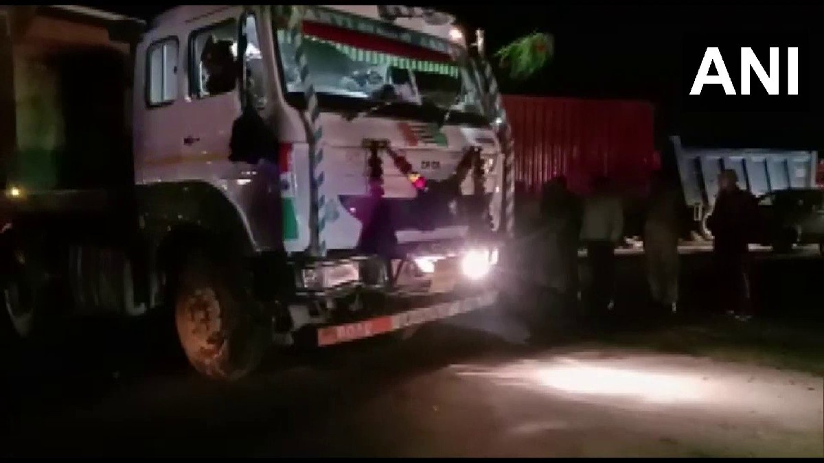 Unnao Tragic accident truck collided with a car 6 people died in the accident up police उत्तर प्रदेश: उन्नाव में दर्दनाक हादसा, ट्रक ने कार में मारी टक्कर, हादसे में 6 लोगों की मौत