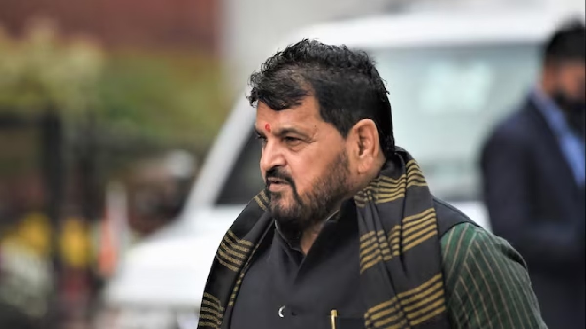 WFI chief brijbhushan makes big allegations on medal winning wrestlers । धरने में बैठे बड़े प्लेयर ट्रायल नहीं देते, नियम फॉलो नहीं करते, अब WFI चीफ के पहलवानों पर बड़े आरोप