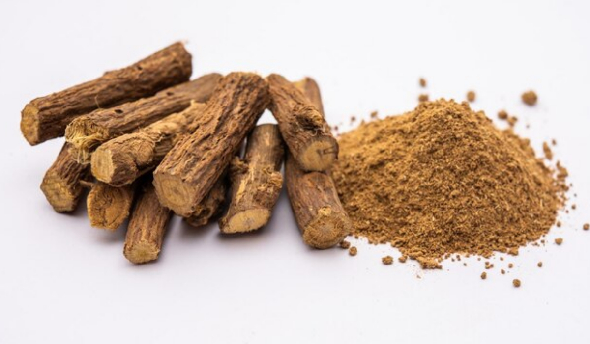 health benefits of multani powder, liquorice powder benefits for diseases मुलेठी पाउडर के इस्तेमाल से दूर होगी सांसों की बदबू, इन समस्याओं से भी मिलेगा निजात