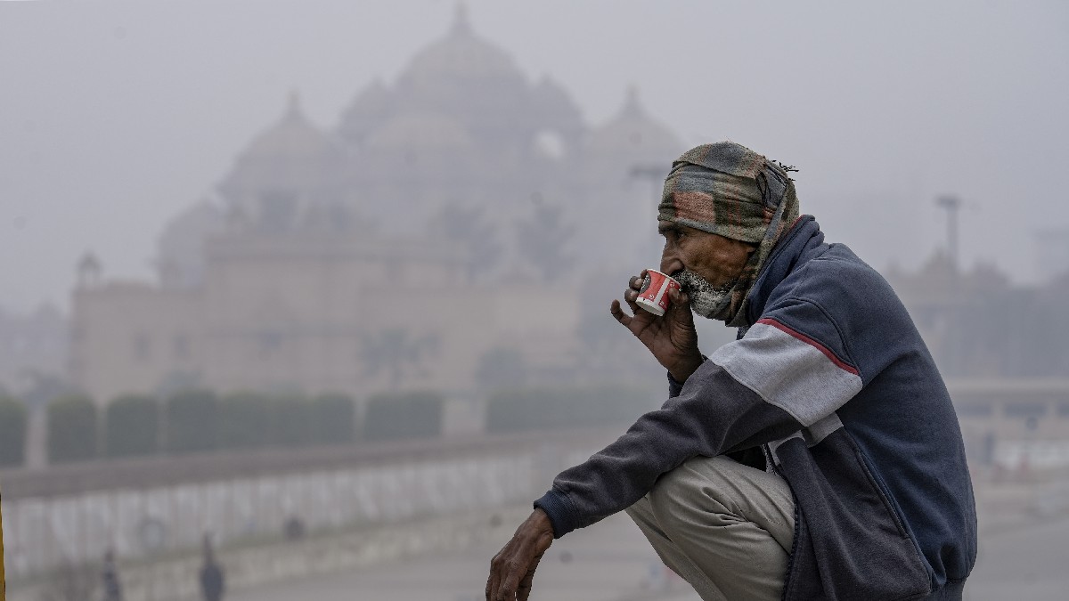 imd clod wave alert in delhi ncr from sunday know the temperature today । दिल्ली-NCR में ठंड से बस आज की राहत, कल फिर से अटैक करेगी शीतलहर