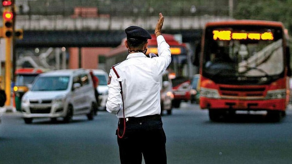 delhi police issues traffic advisory republic day Full dress rehearsal on Monday । दिल्ली में आज ये रास्ते हैं बंद, गणतंत्र दिवस परेड की फुल ड्रेस रिहर्सल, ऑफिस निकलने से पहले चेक करलें रूट