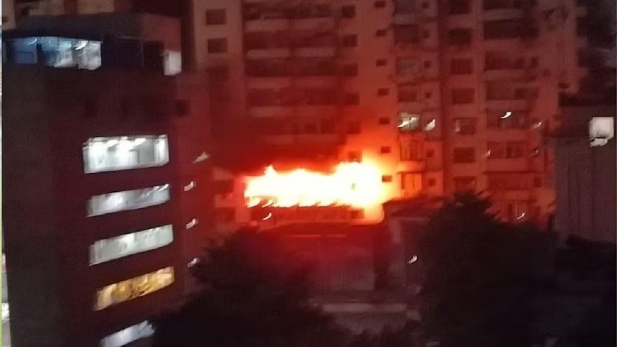 Jharkhand fire in Dhanbad Aashirwad Tower 3 dead many feared trapped। झारखंड: धनबाद के आशीर्वाद टावर में लगी भीषण आग, 8 लोगों की मौत, कई लोगों के फंसे होने की आशंका