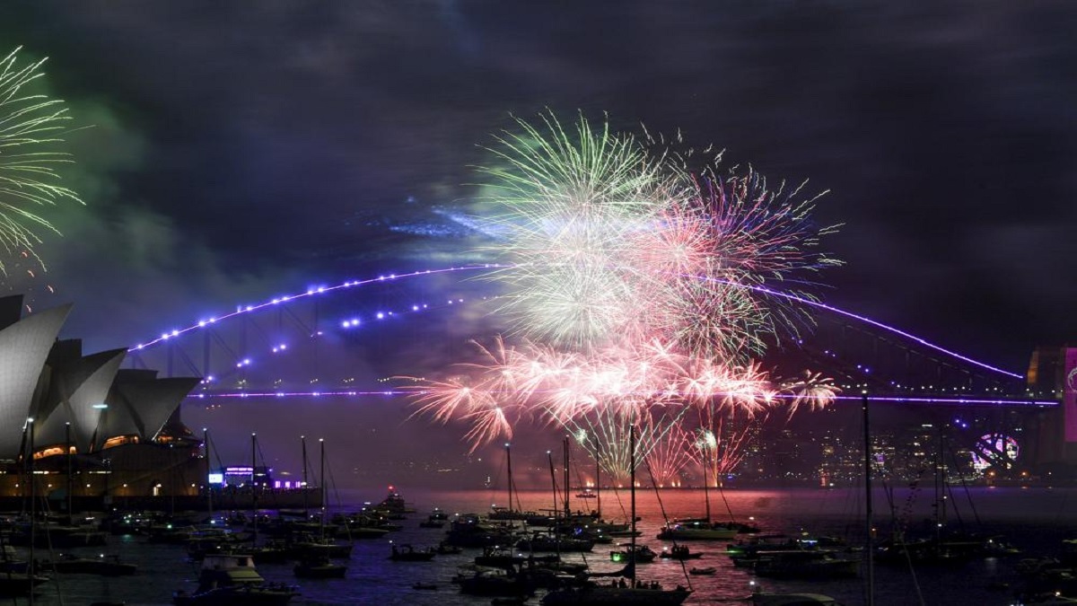 Happy New Year 2023 New Year celebrations around the world including India । अलविदा 2022, स्वागत 2023: भारत समेत दुनियाभर में नए साल का जश्न, सामने आईं खूबसूरत तस्वीरें