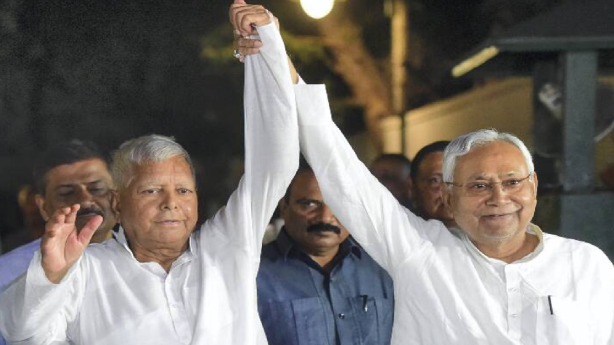 ‘नीतीश, लालू जिस कंधे पर चढ़कर आसमान छूते हैं, उसी कंधे को तोड़ देते हैं’