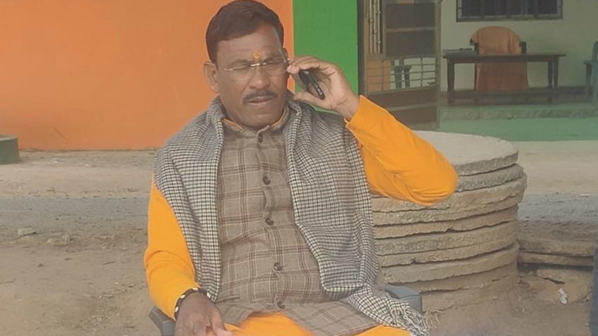 Arrest warrant issued against BJP MLA Ramdular Gond, accused of raping a minor girl | BJP विधायक रामदुलार के खिलाफ जारी हुआ गिरफ्तारी वारंट, नाबालिग लड़की से रेप का है आरोप