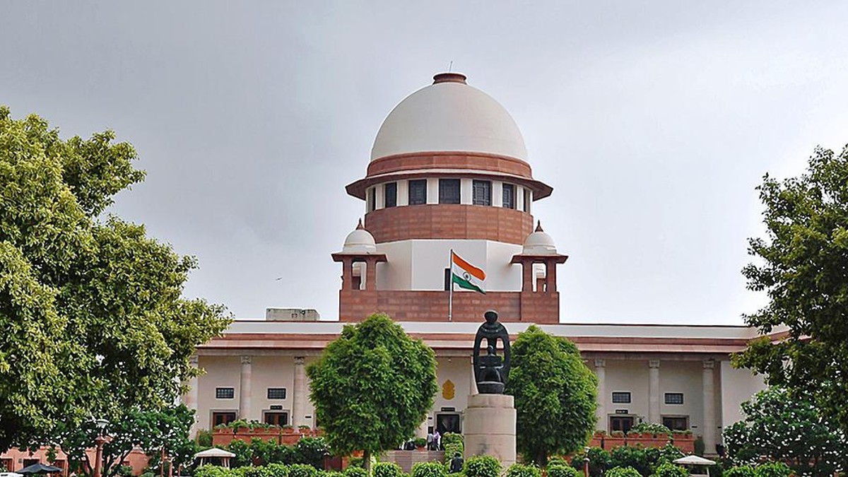 A woman is not someone s fiefdom she has an identity of her own says supreme court । “महिला किसी की जागीर नहीं है” इनकम टैक्स के मामले सुप्रीम कोर्ट ने क्यों की ये टिप्पणी