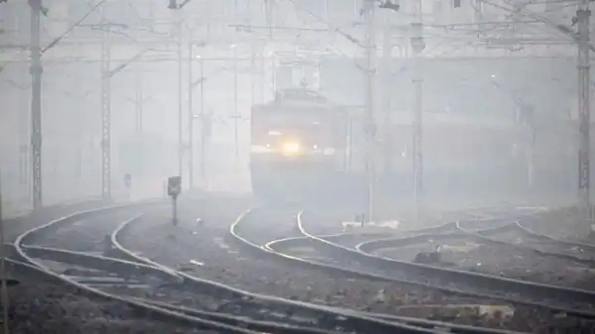 पैसेंजर्स की बढ़ी मुश्किलें! कोटा, दिल्ली, सूरत, अजमेर, लखनऊ...यहां से चलने वाली करीब 400 ट्रेनें हुईं कैंसिल- यहां देखें पूरी List रेलवे अपडेट- India TV Hindi