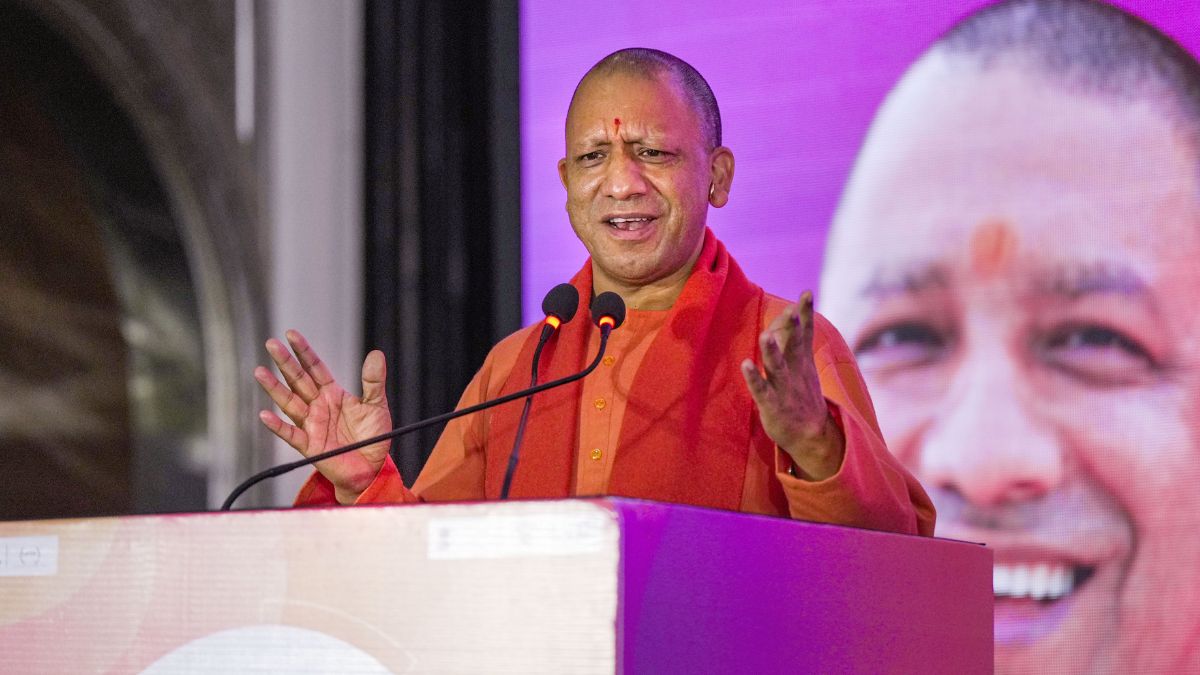 ‘Proudly say we are Hindus’, CM Yogi wishes National Youth Day Swami Vivekananda birth anniversary | ‘गर्व से कहो हम हिंदू हैं’, CM योगी ने कुछ इस अंदाज में दीं राष्ट्रीय युवा दिवस की शुभकामनाएं