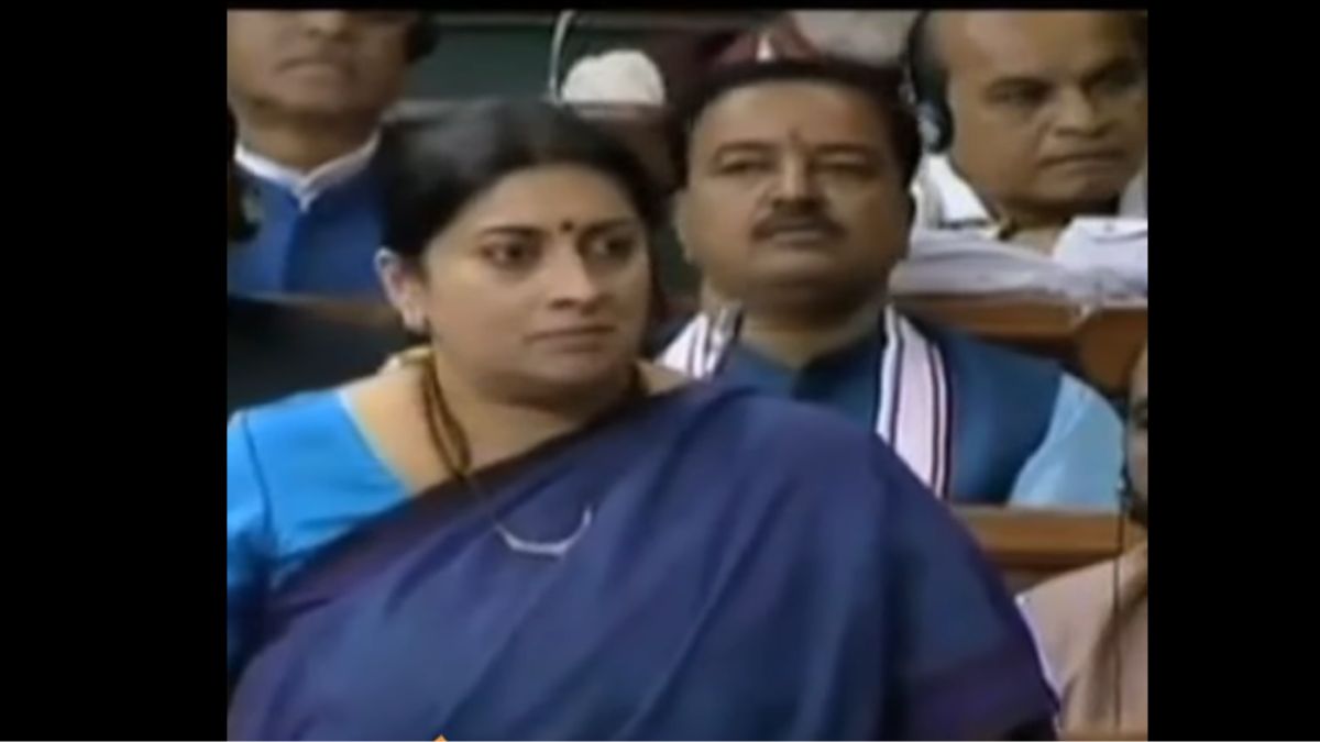 video of Smriti Irani is going viral on the occasion of Republic Day | गणतंत्र दिवस के मौके पर वायरल हो रहा है केंद्रीय मंत्री स्मृति ईरानी का ये वीडियो, देखें Video