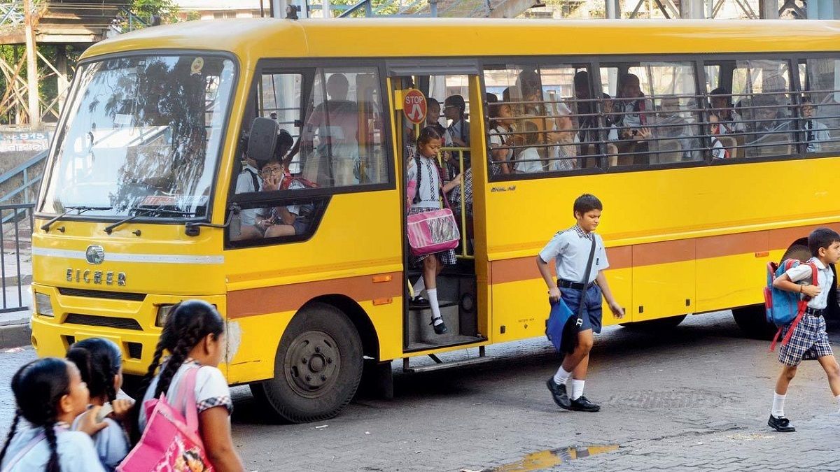 why school buses clour are yellow know the special reason | कभी सोचा है  आपने स्कूल बस का रंग पीला ही क्यों होता है? जानें इसकी वजह - India TV Hindi