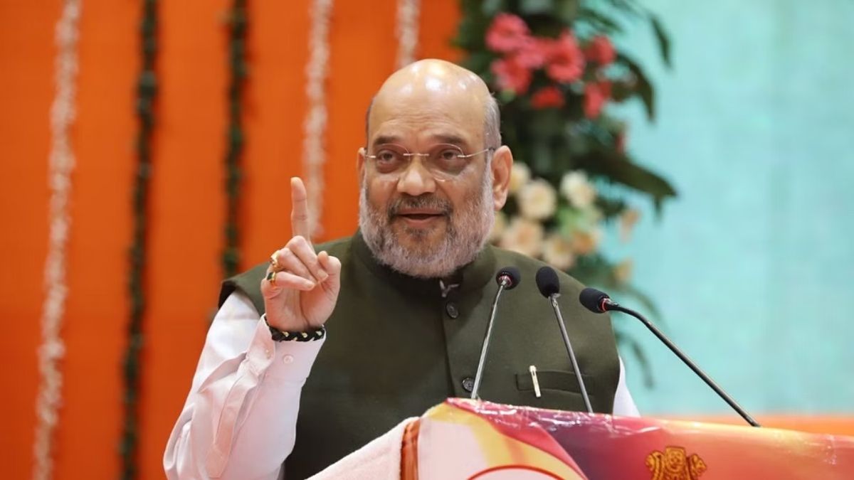 Amit Shah roared in Pune Maharashtra Shiv Sena episode and also took a jibe at Uddhav Thackeray महाराष्ट्र में गरजे अमित शाह, शिवसेना प्रकरण और उद्धव ठाकरे पर भी ली चुटकी