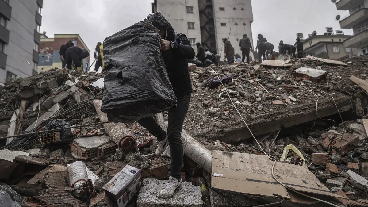 तुर्की में अभी और आएंगे भूकंप के ऐसे ही भयानक झटके- India TV Hindi