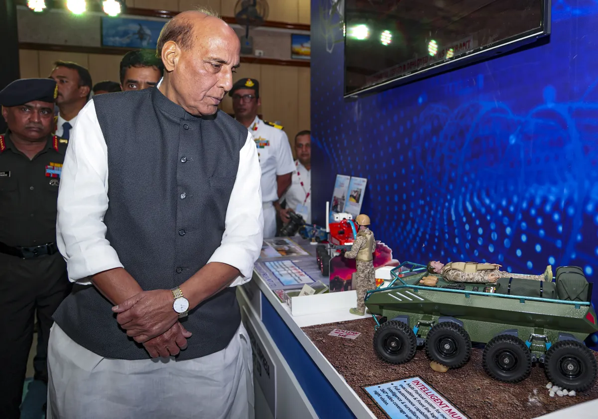 आतंकियों के आरडीएक्स को मात देगा आइडीईएक्स, रक्षामंत्री ने भारत को बताया दुनिया का ‘‘प्रकाश पुंज’’ राजनाथ सिंह, रक्षामंत्री, भारत- India TV Hindi