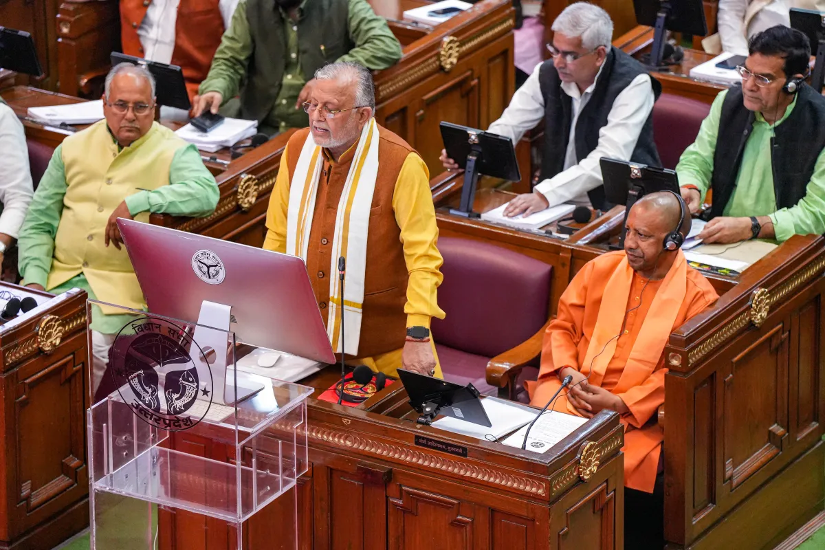 यूपी बजट: योगी सरकार बांटेगी फ्री में स्मार्टफोन, जानिए कैसे उठाएं इस शानदार स्कीम का फायदा CM Yogi Budget- India TV Hindi