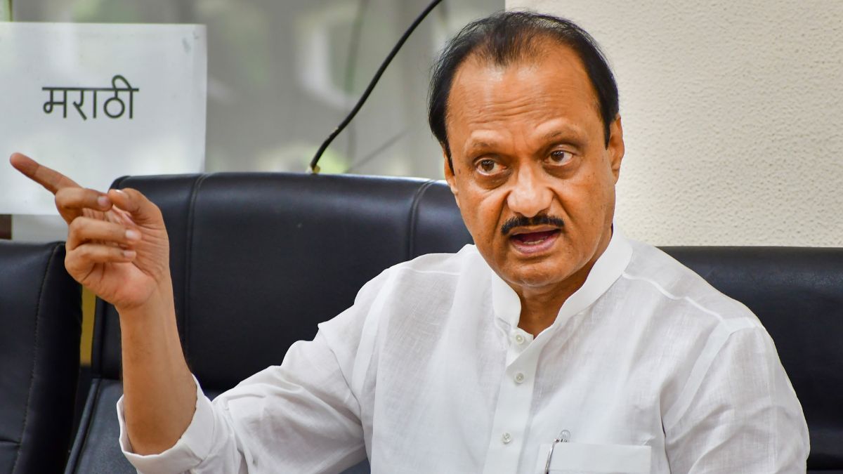 All is not well in Maha Vikas Aghadi? Ajit Pawar said, Congress should find a solution to its issue | महा विकास आघाड़ी में सब ठीक नहीं? अजीत पवार ने कहा, अपने मसलों का हल निकाले कांग्रेस