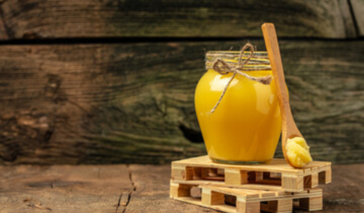 ghee benefits for skin care, skin ke liye ghee ke fayde बेजान चेहरे में भी जान भर देता है देसी घी, ऐसे करें इस्तेमाल हर मौसम में जवां रहेगी स्किन