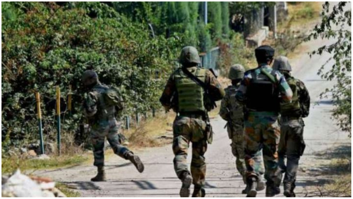 J&K News: पुलवामा में सुरक्षाबलों ने दो आतंकियों को किया ढेर, 1 जवान शहीद । jammu kashmir news two terrorist killed in pulwama by security forces one jawan martyr