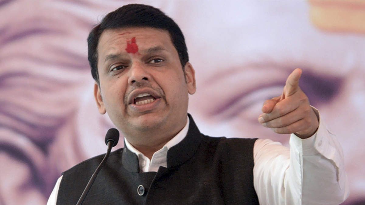 Maharashtra has a government of self-righteous not of traitors Says Devendra Fadnavis । महाराष्ट्र में गद्दारों की नहीं, खुद्दारों की सरकार है, मैं इनके बाप से भी डरता- देवेंद्र फडणवीस