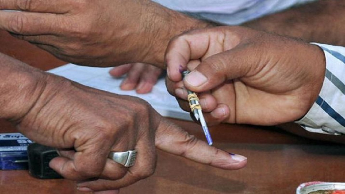 By-elections 2023 maharashtra by-election pune by-election on kasba and chinchwad seat voting today । By-elections 2023: महाराष्ट्र में मचा है सियासी घमासान, कस्बा और चिंचवाड़ सीट के लिए आज होगा मतदान
