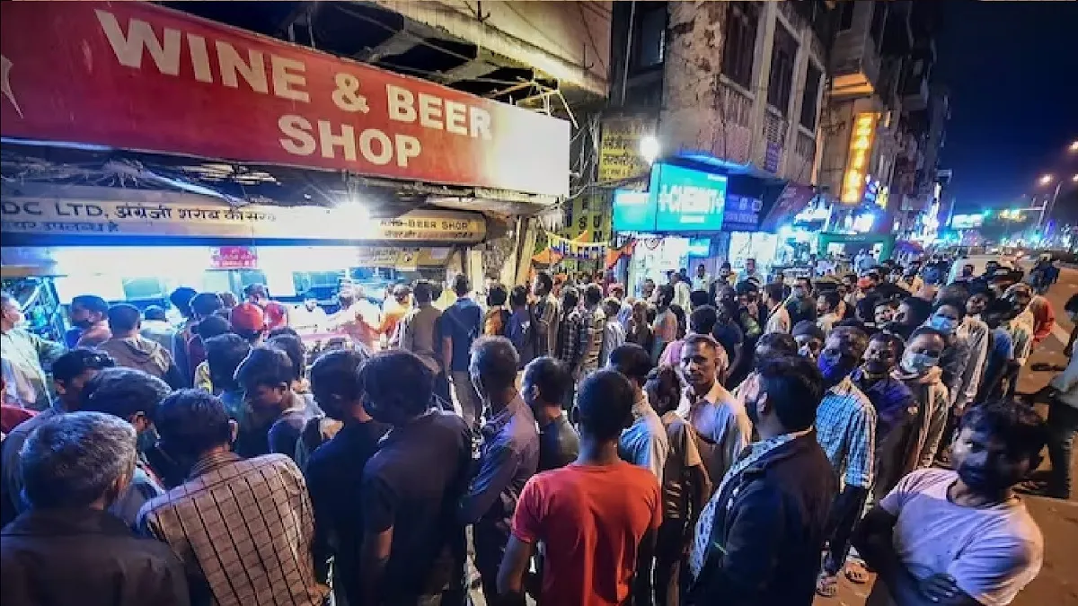 शराब कम बिकने से यह राज्य परेशान, बिक्री बढ़ाने के लिए अब लाएगी नई पॉलिसी शराब - India TV Paisa