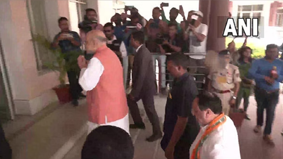 Tripura: A white car rammed into the convoy of Home Minister Amit Shah, who had gone to Agartala for the swearing-in ceremony.