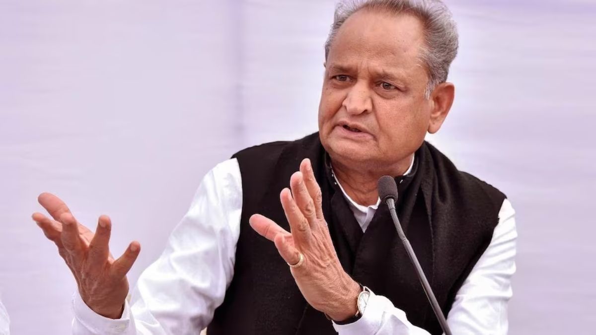 CM Gehlot said BJP provoked the wives of pulwama martyrs why did they not demanded it for 4 years । बीजेपी ने वीरांगनाओं को भड़काया, सीएम गहलोत बोले- 4 साल तक मांग क्यों नहीं की?