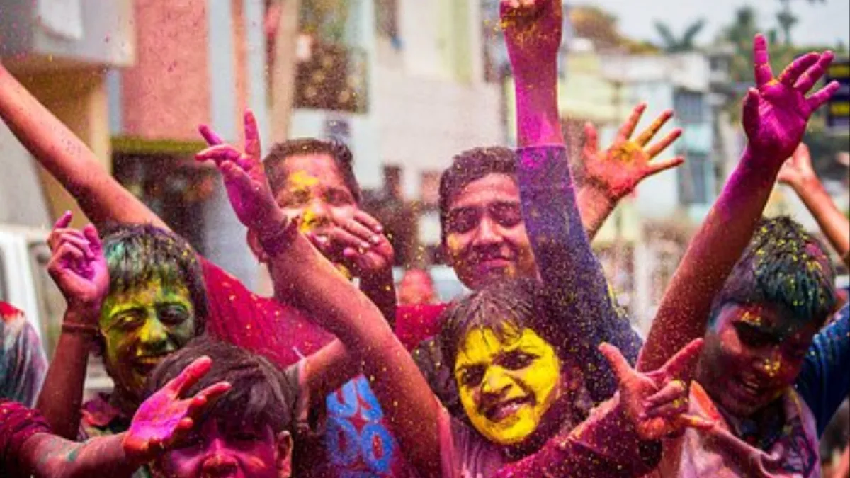 Holi 2023: अगर चाहते हैं होली पर सिरदर्द-माइग्रेन न बने आफत, तो स्वामी रामदेव द्वारा बताए इन उपायों को जरूर अपनाएं Holi 2023- India TV Hindi