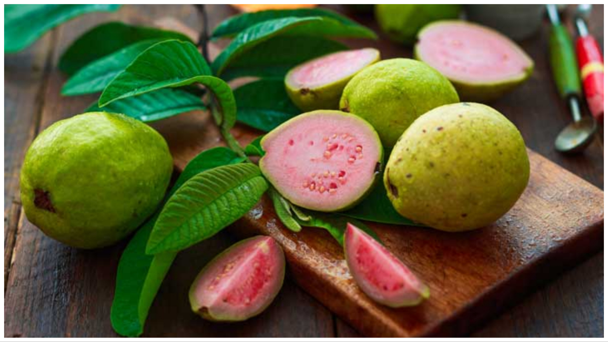Do not take these 4 things after eating guava, your body will become home of diseases