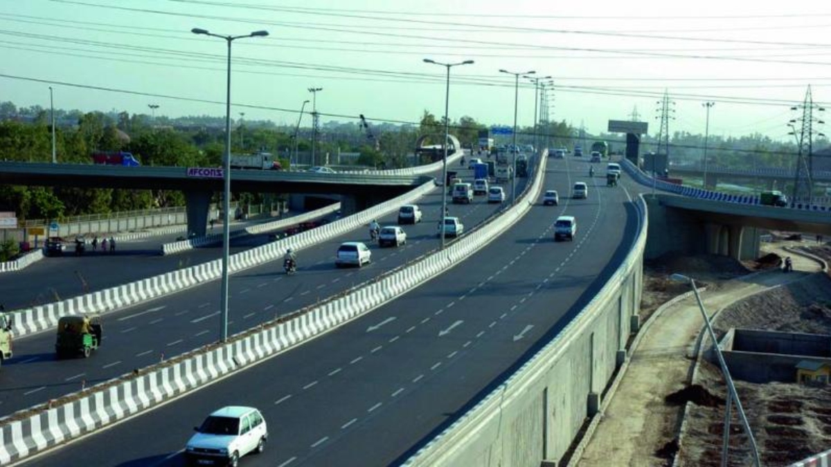 Traffic advisory chirag delhi flyover on Outer Ring Road close for 50 days move through these routes दिल्ली का ये फ्लाईओवर 50 दिनों तक रहेगा बंद, इन रास्तों से करें आवाजाही, ट्रैफिक एडवाइजरी हुई जारी